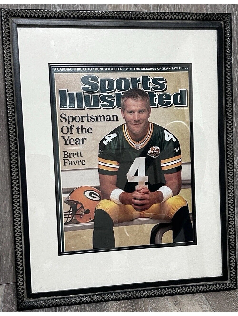 BRETT FAVRE Sports Illustrated Cover Dec. 10, 2007 Sportsman of the Year Framed